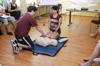 ERSTE HILFE FORTBILDUNGEN ERSTE HILFE FORTBILDUNGEN